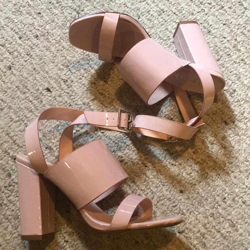Blush pink patent leather block heels 🎀